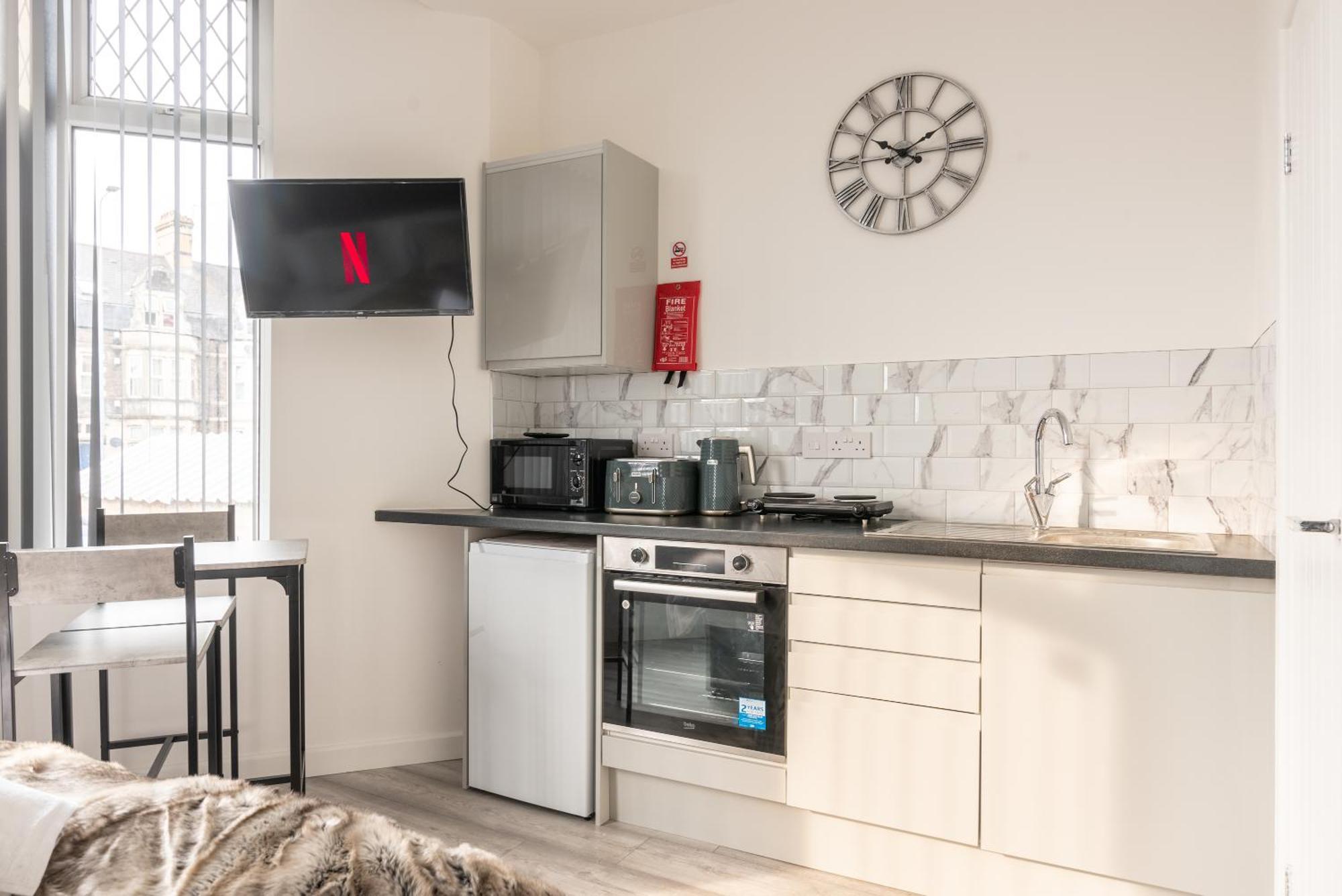 Cosy Cardiff Apartments - Garden Lounge Luaran gambar