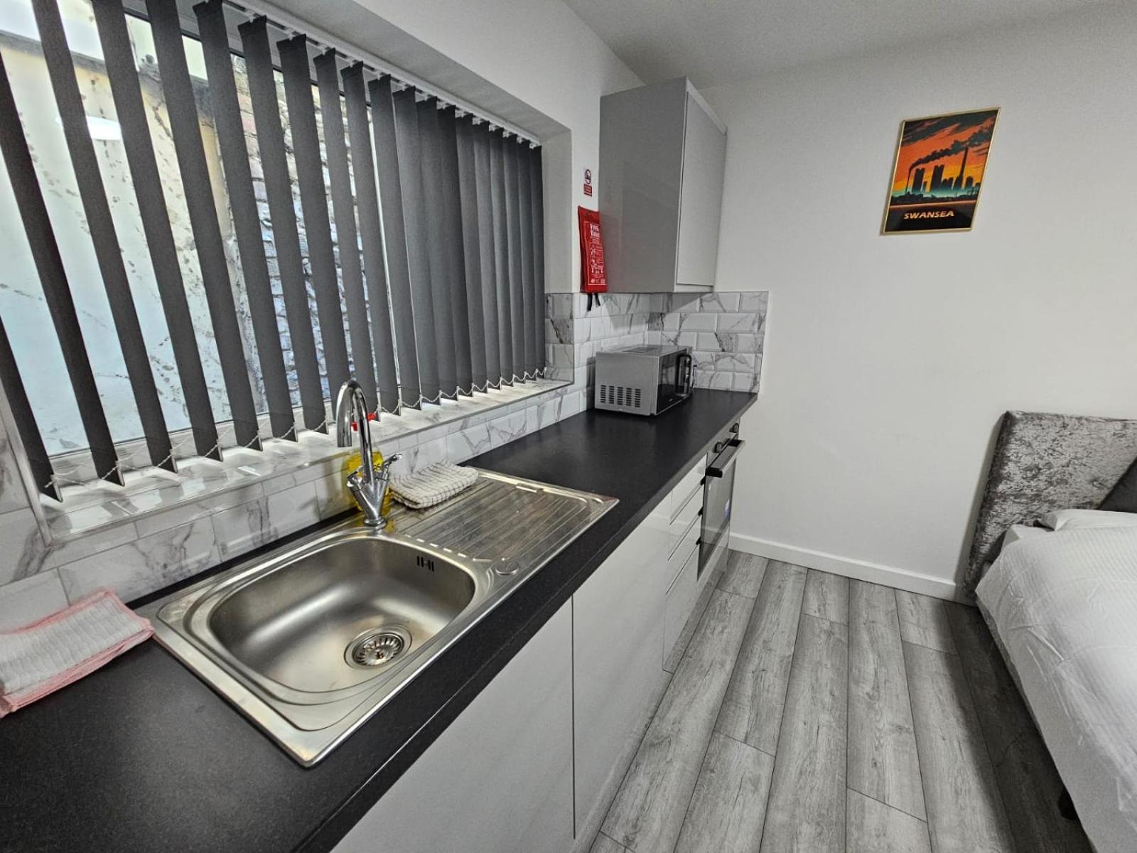 Cosy Cardiff Apartments - Garden Lounge Luaran gambar